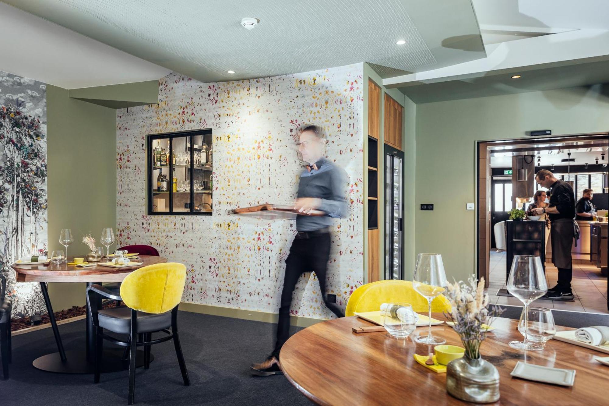 Le Carre D'Alethius Logis Hotel Restaurant Charmes-sur-Rhone Экстерьер фото