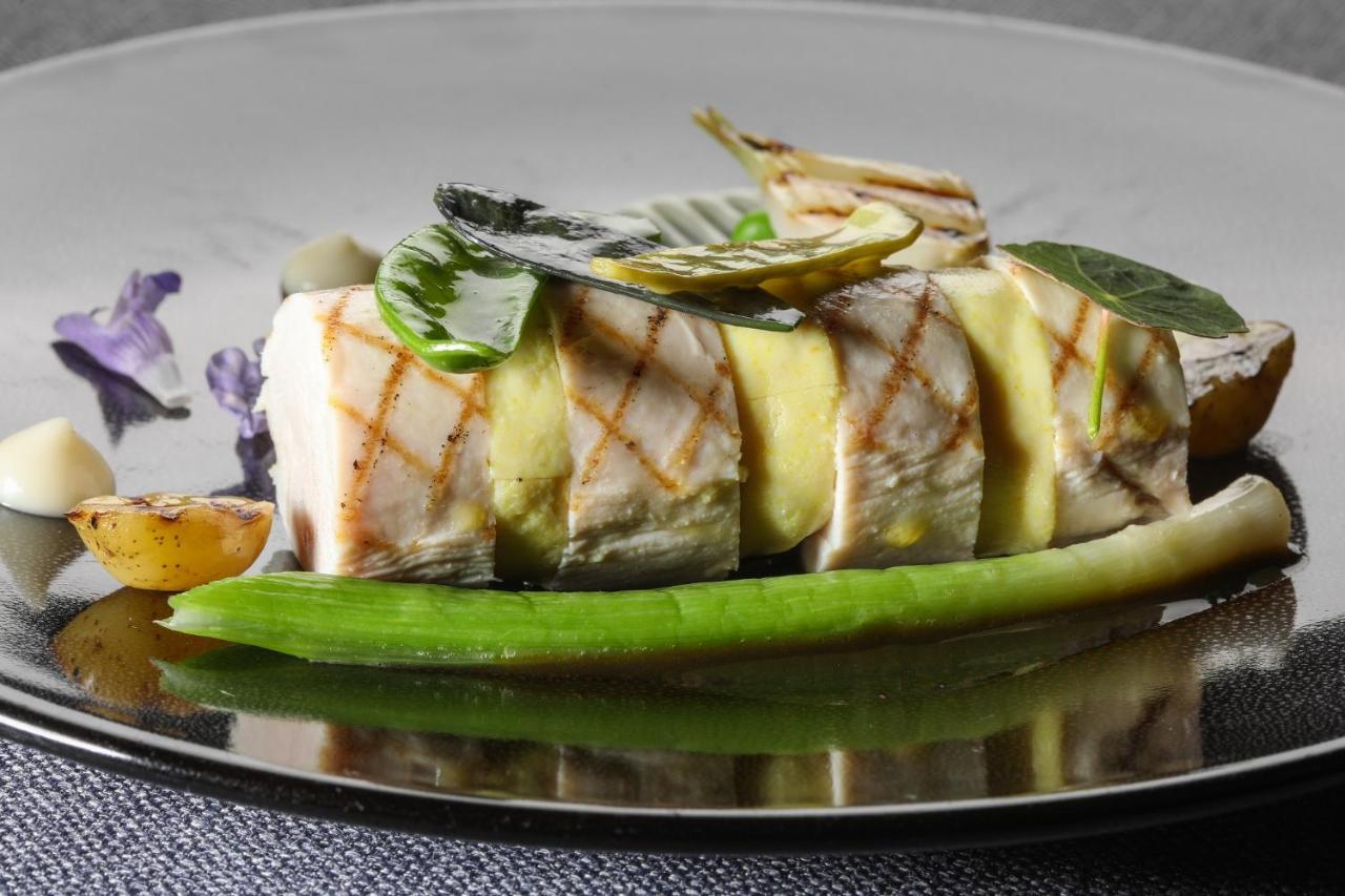 Le Carre D'Alethius Logis Hotel Restaurant Charmes-sur-Rhone Экстерьер фото